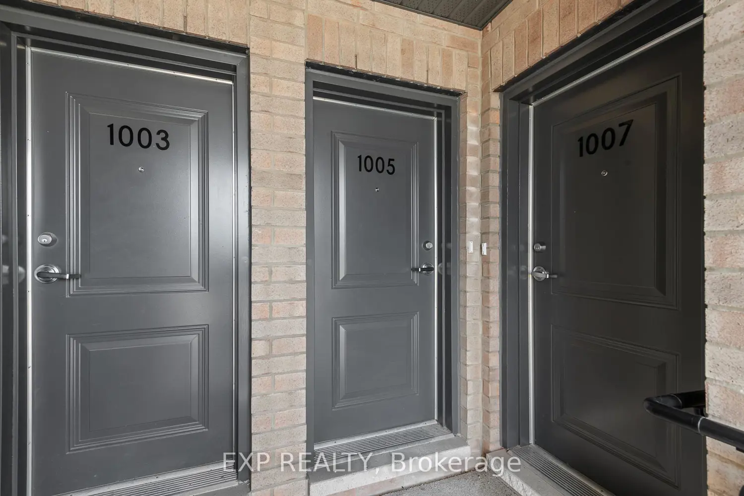 Additional image 19 of 1005 Silhouette Private