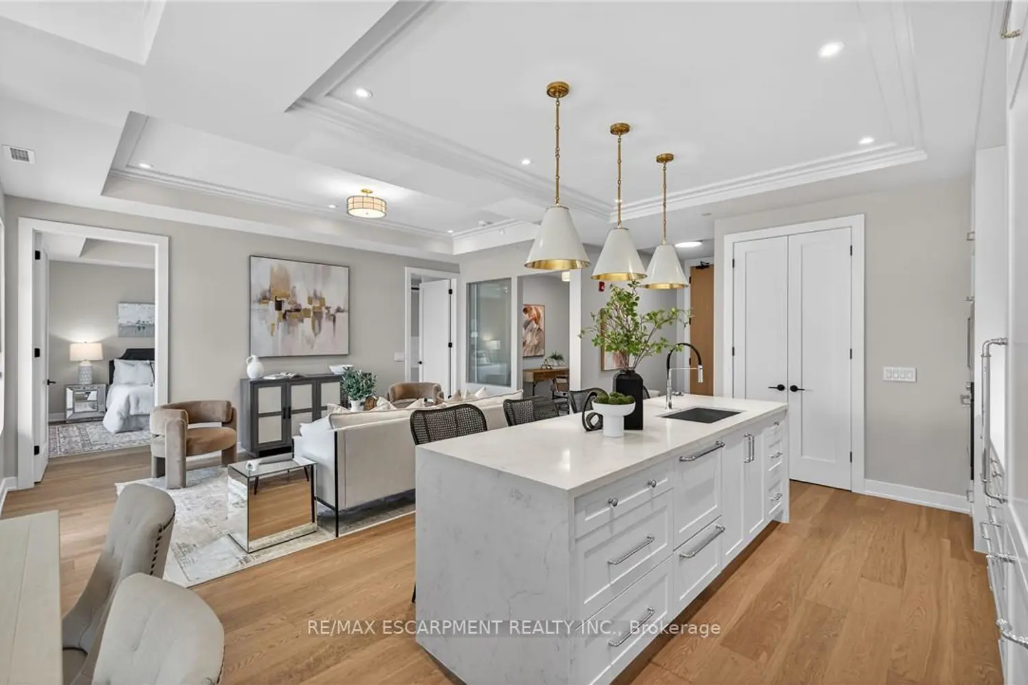 123 Maurice Drive 401