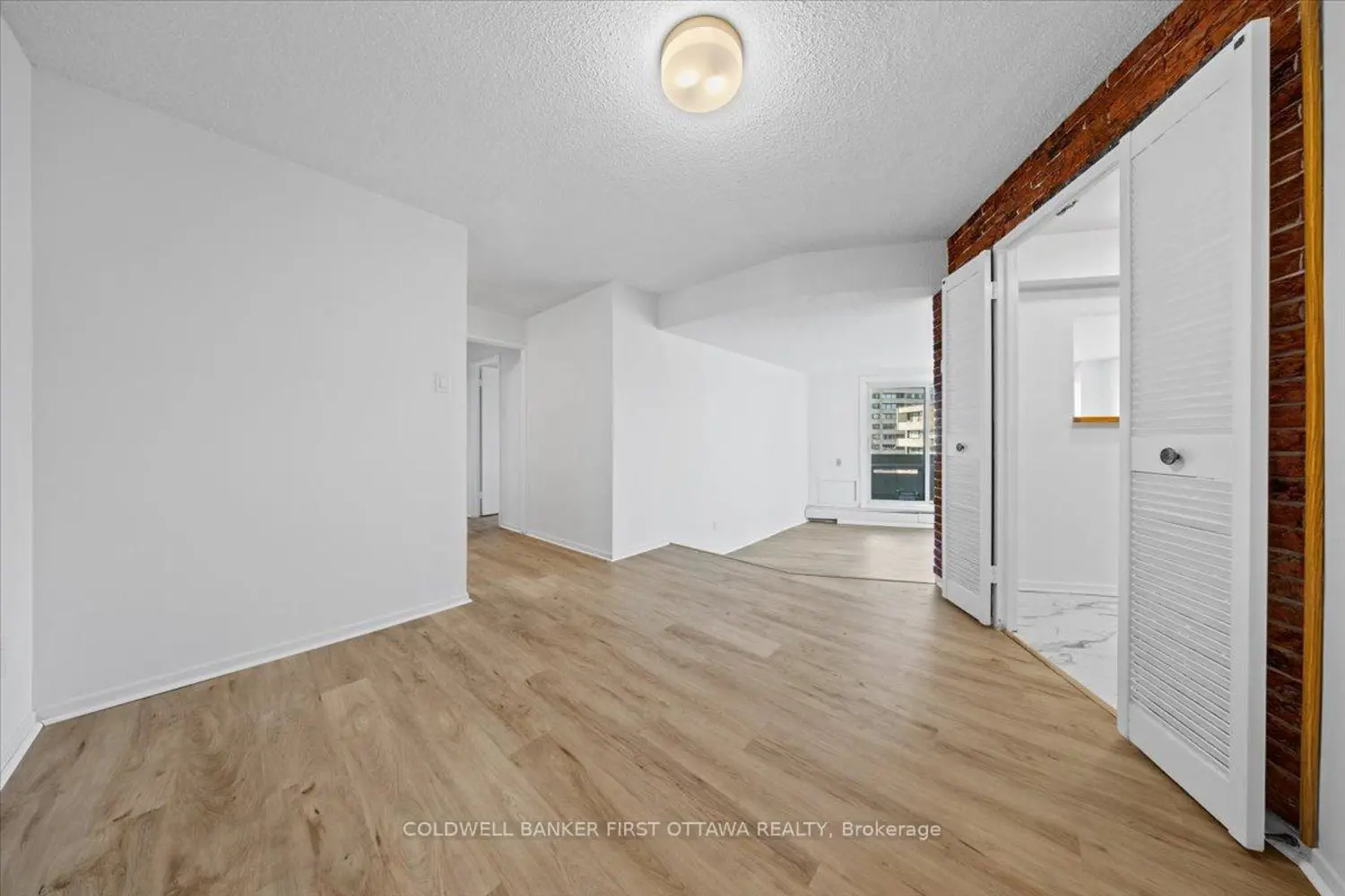 Additional image 3 of 1171 Ambleside Drive 808