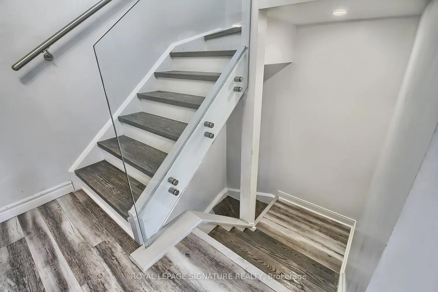 Additional image 11 of 90 Absolute Avenue 104