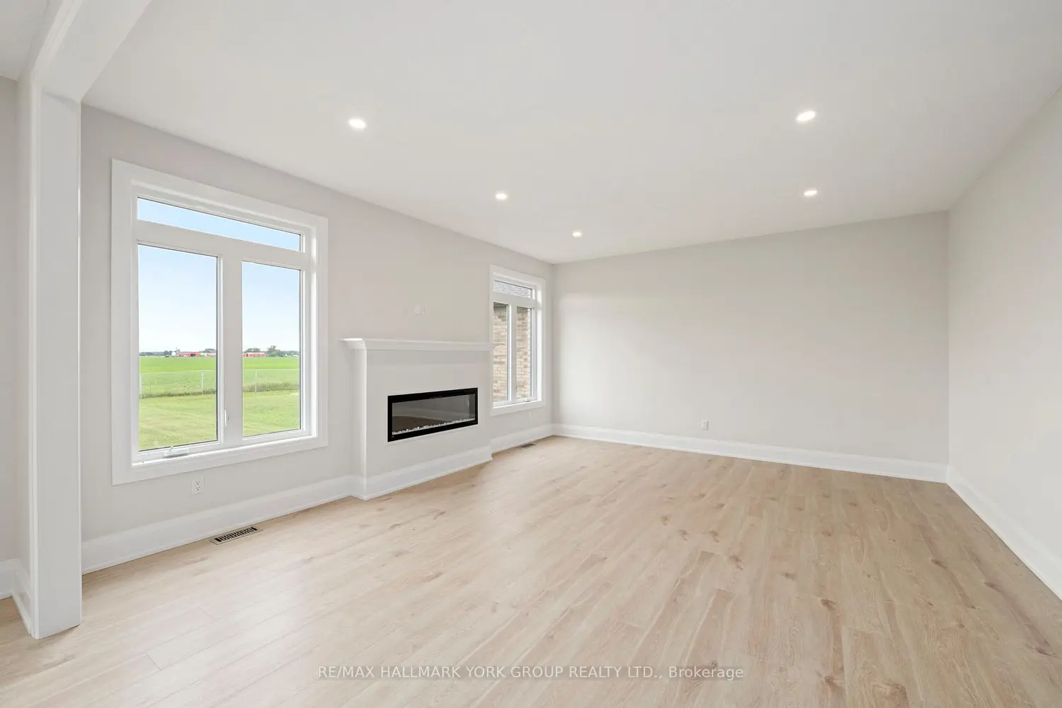 246 Leitch Street photo 5
