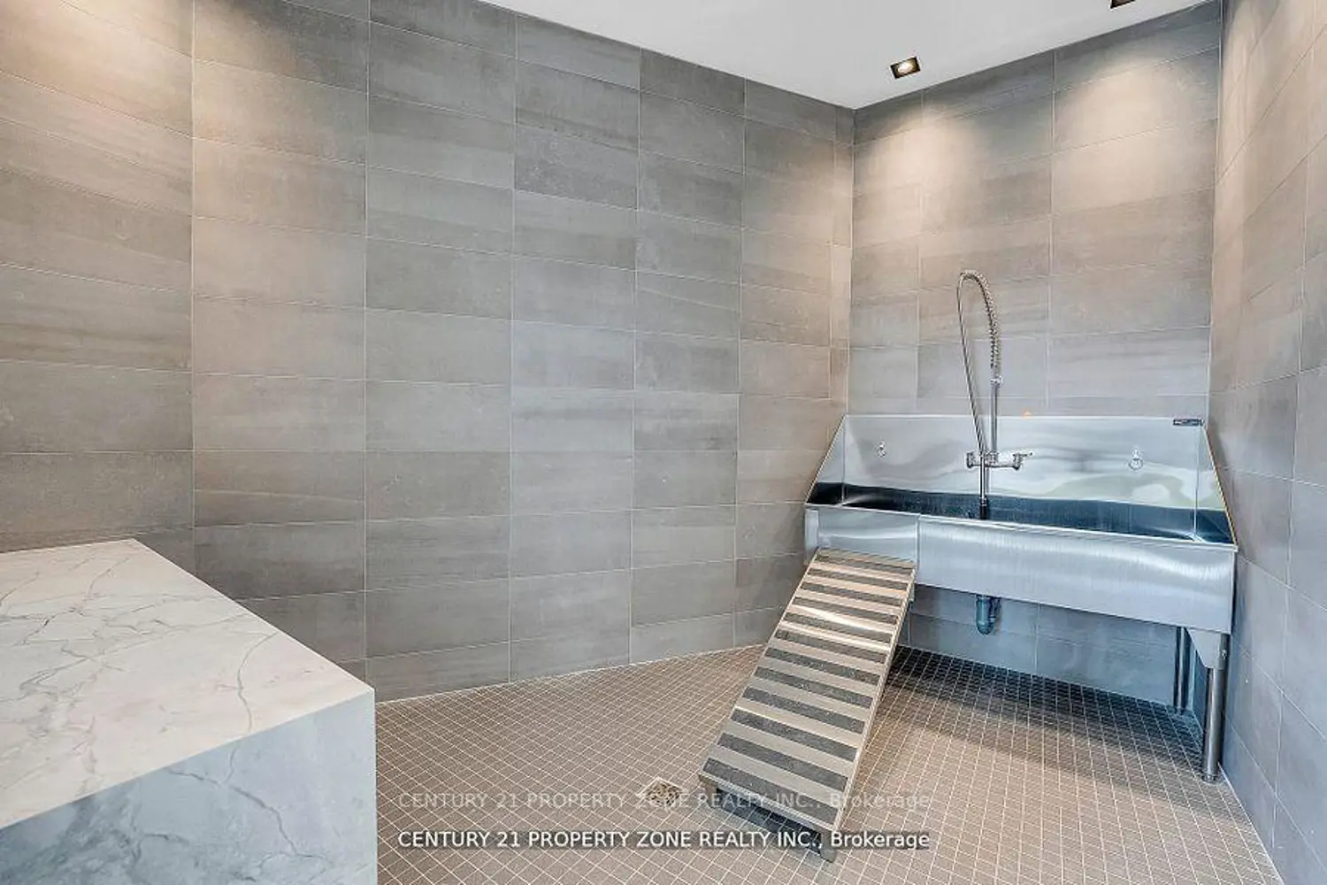 Additional image 12 of 509 Dundas Street 417