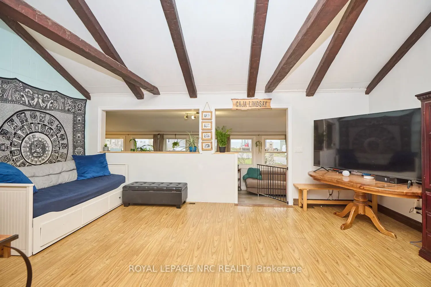 Additional image 4 of 48 Derner Line