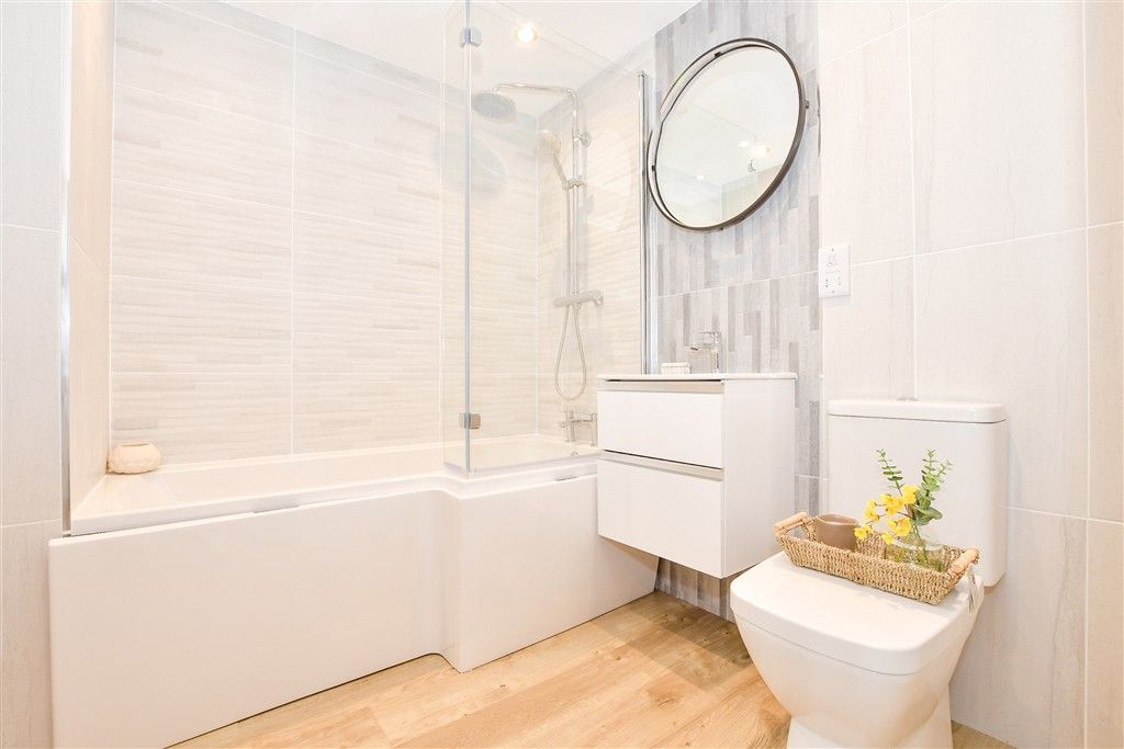 3 bed flat for saleBreakwater Way, Breakwaters, Sandown, Isle Of Wight PO36 photo 5