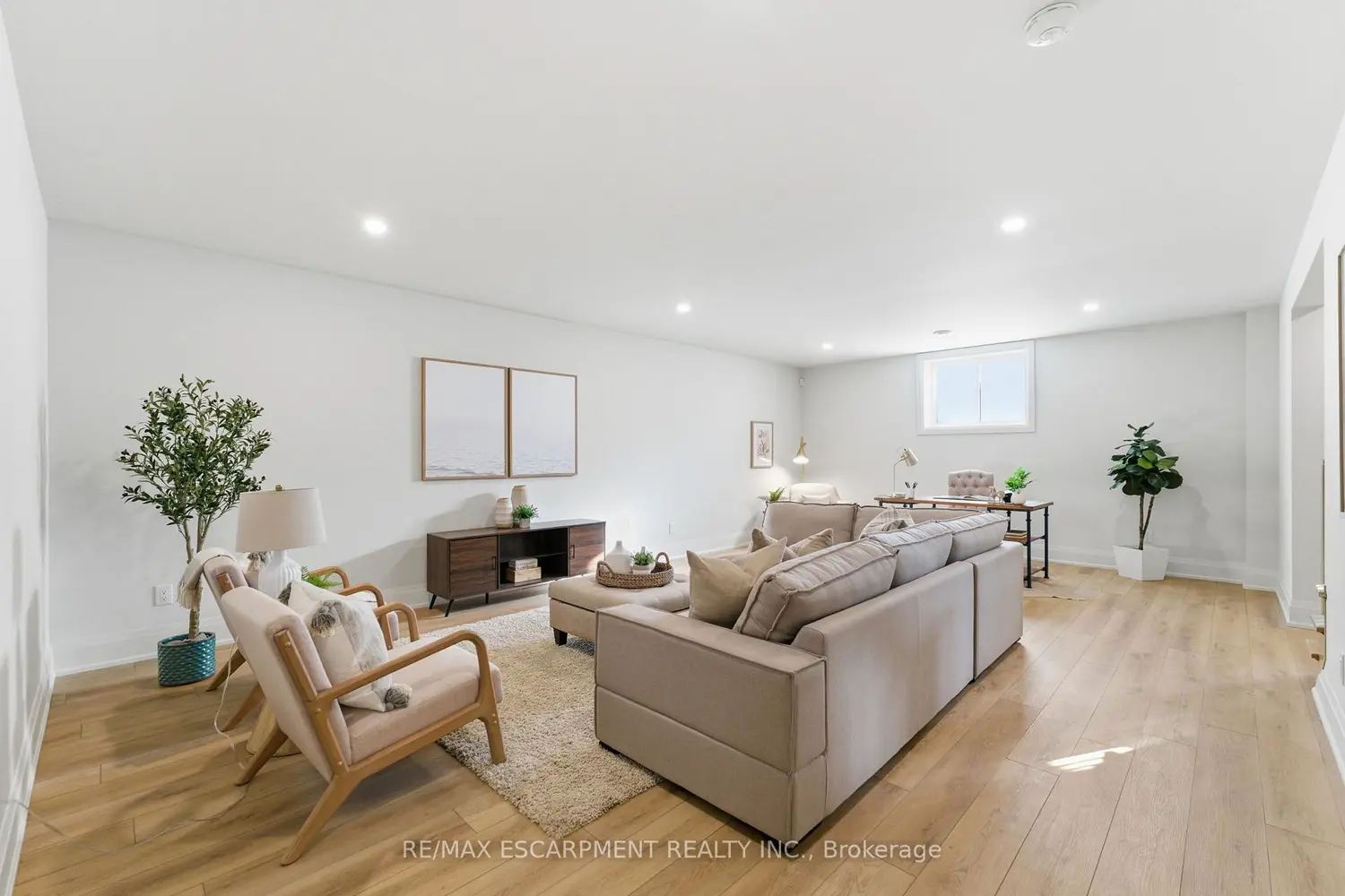 Additional image 12 of 15 Oakley Drive