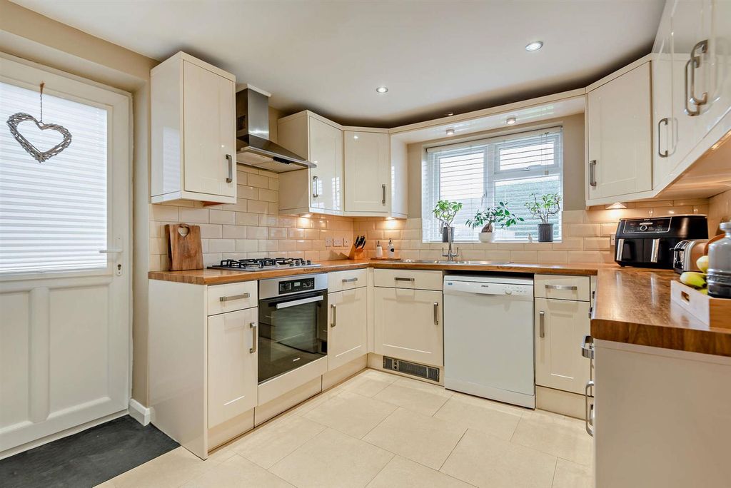 Additional image 3 of 4 bed semi-detached house for saleBracken Way, Chobham, Woking GU24