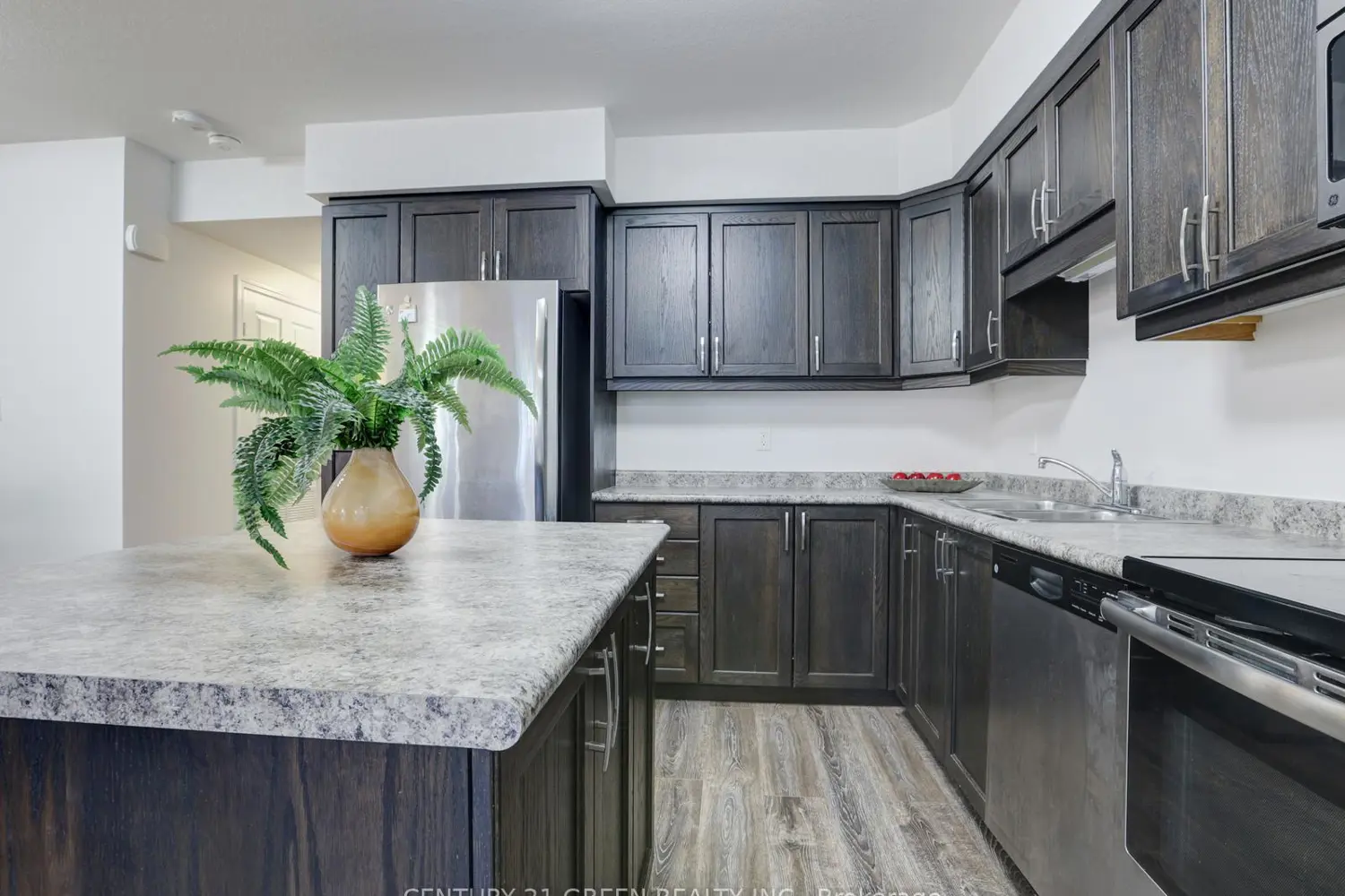 Additional image 13 of 1989 Ottawa Street 23G