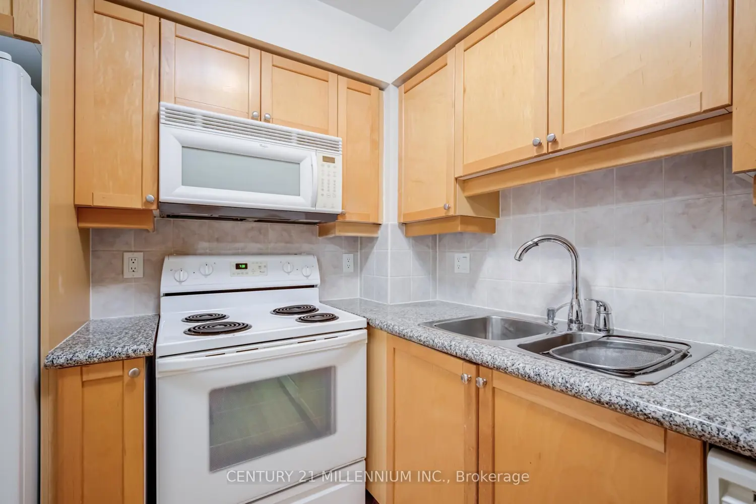 Additional image 11 of 80 Harrison Garden Boulevard 1215
