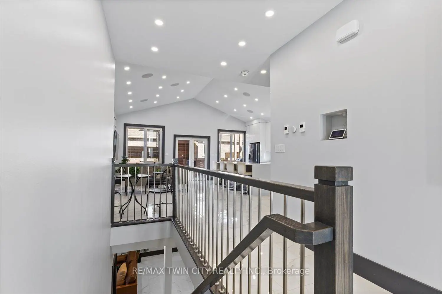 Additional image 2 of 404 Montrose Street