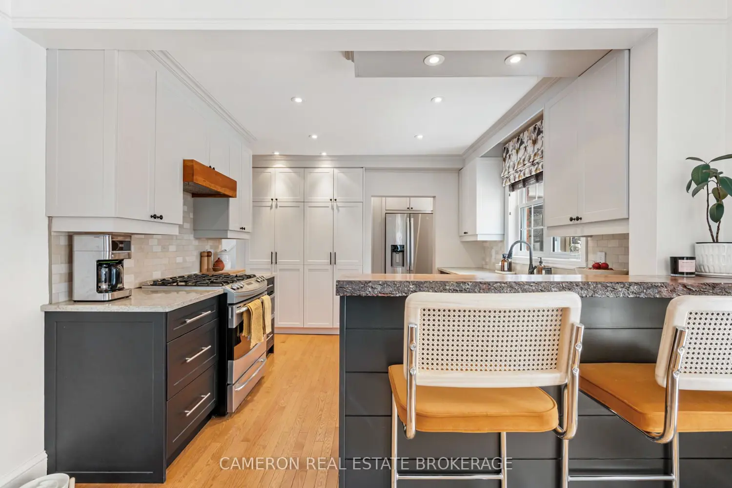 Additional image 4 of 601 James Street