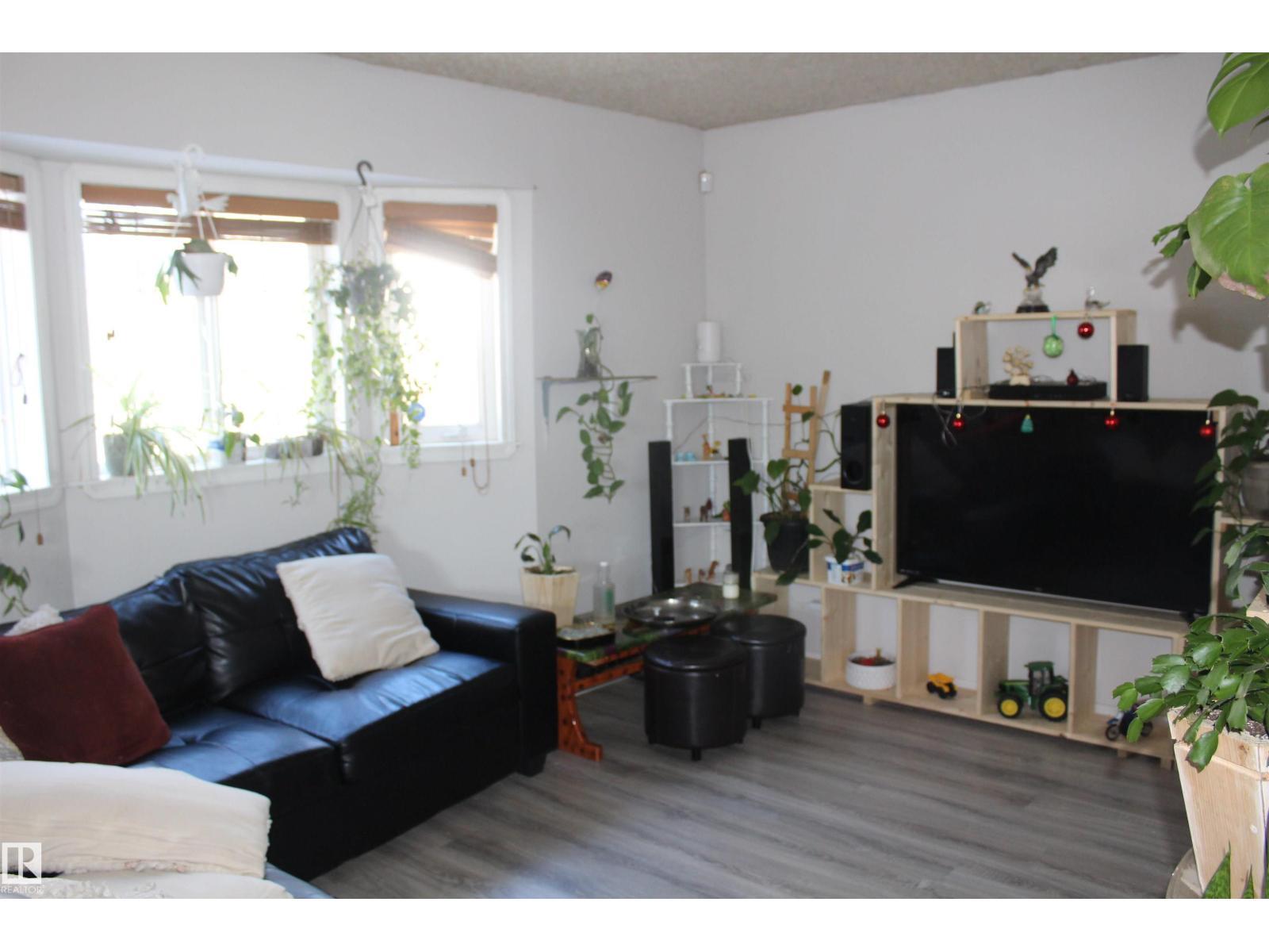 Additional image 5 of 11927 96 Street NW, Edmonton, AB, T5J2R4