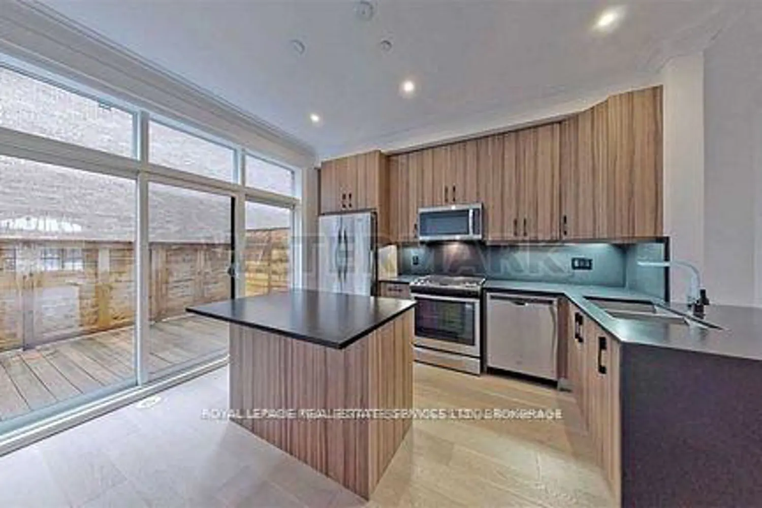 Additional image 9 of 3879B Bloor Street