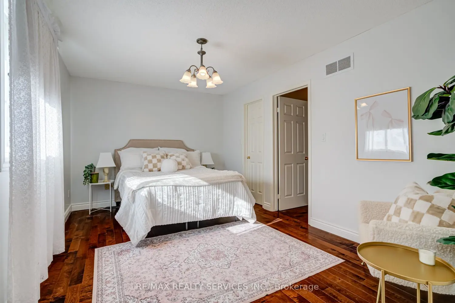 Additional image 13 of 15 Claudette Gate