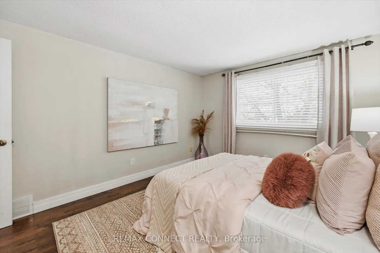 Additional image 12 of 2185 Fairchild Boulevard 23