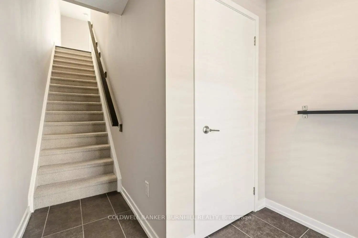 Additional image 4 of 510 North Service Road 13