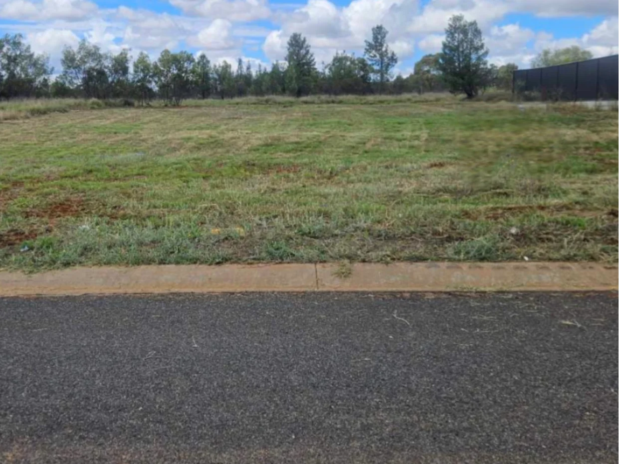 Additional image 2 of 40 Vaucluse Place, Parkes NSW 2870