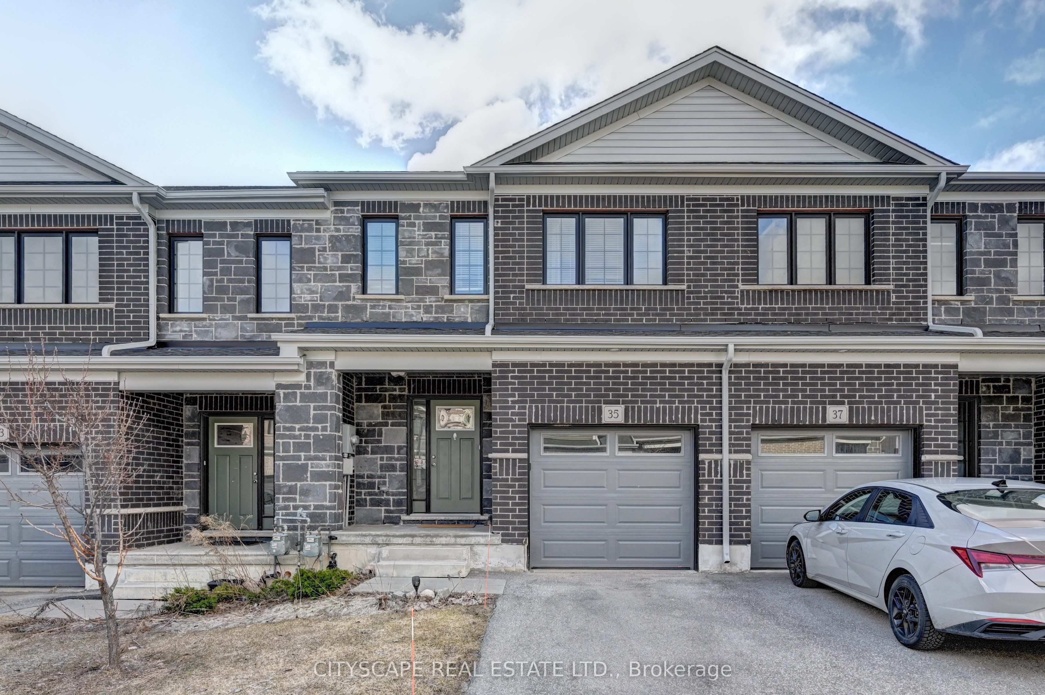35 Woodedge Circle, Kitchener, ON, N2R 0P8