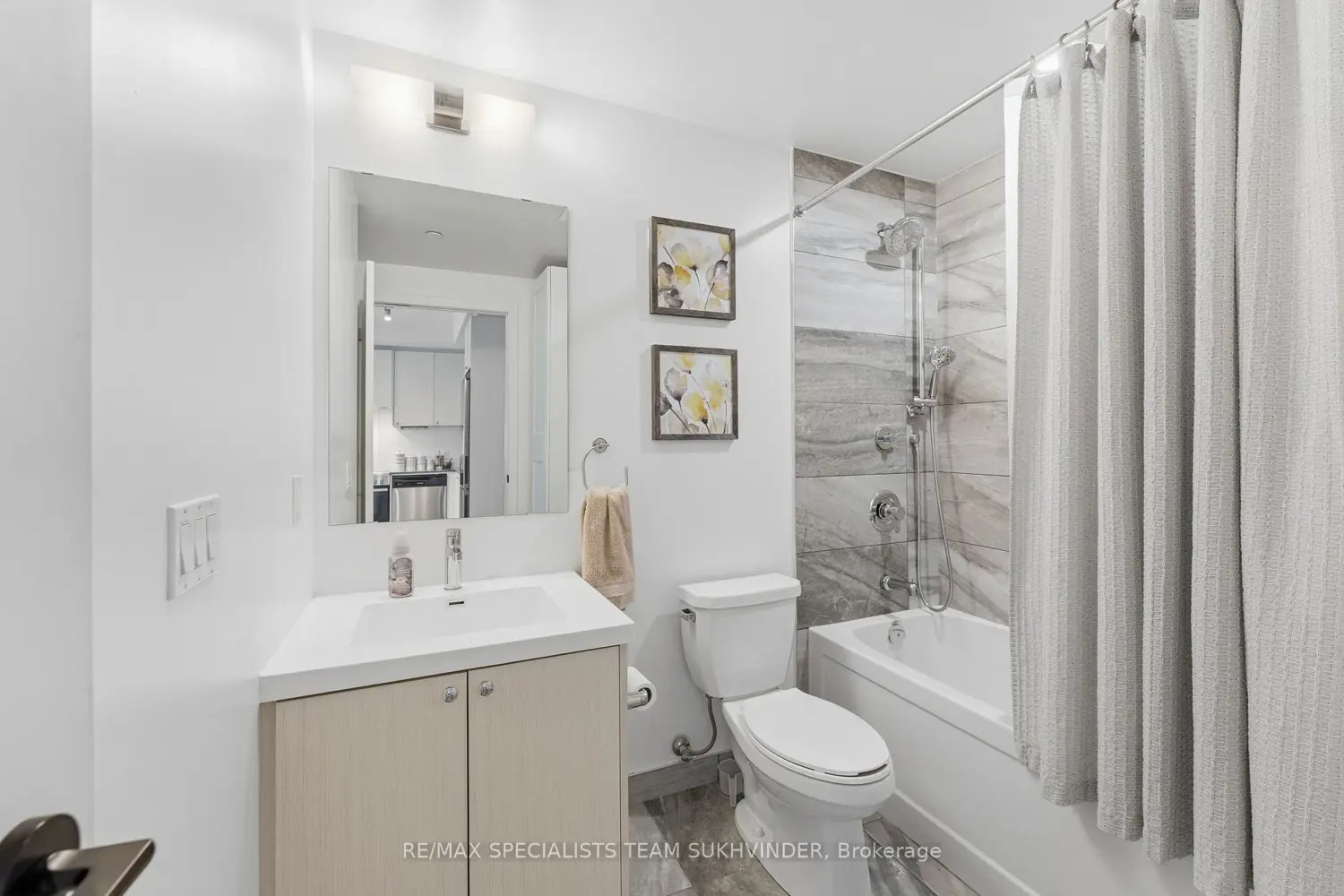Additional image 11 of 50 George Butchart Drive 111
