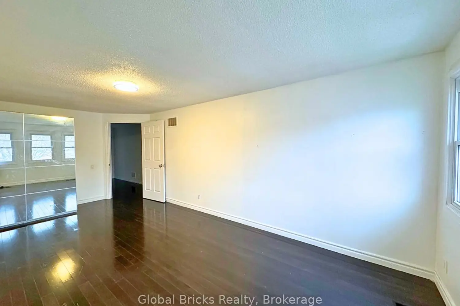 Additional image 17 of 41 Fieldview Crescent