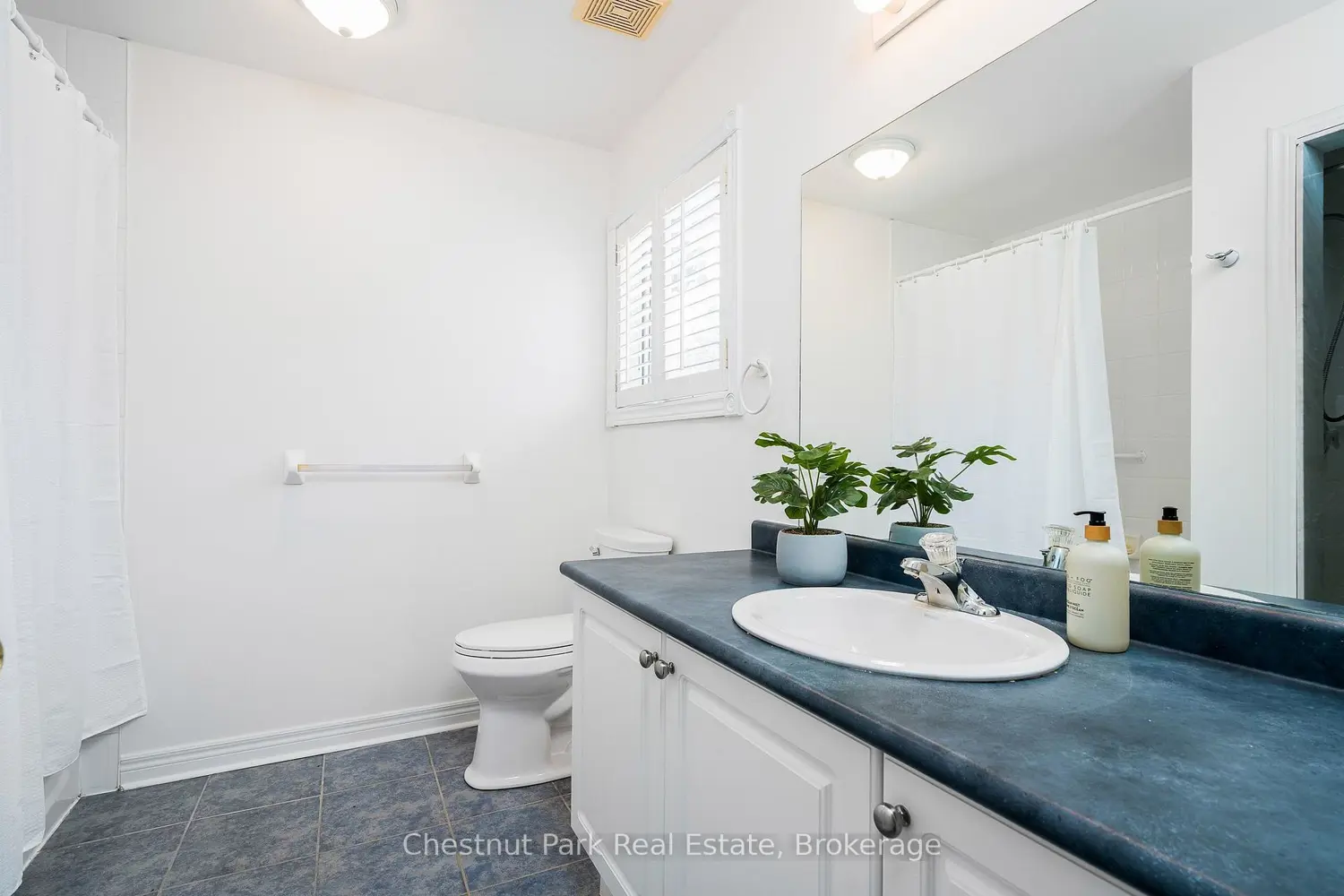 Additional image 15 of 16 Green Pine Crescent