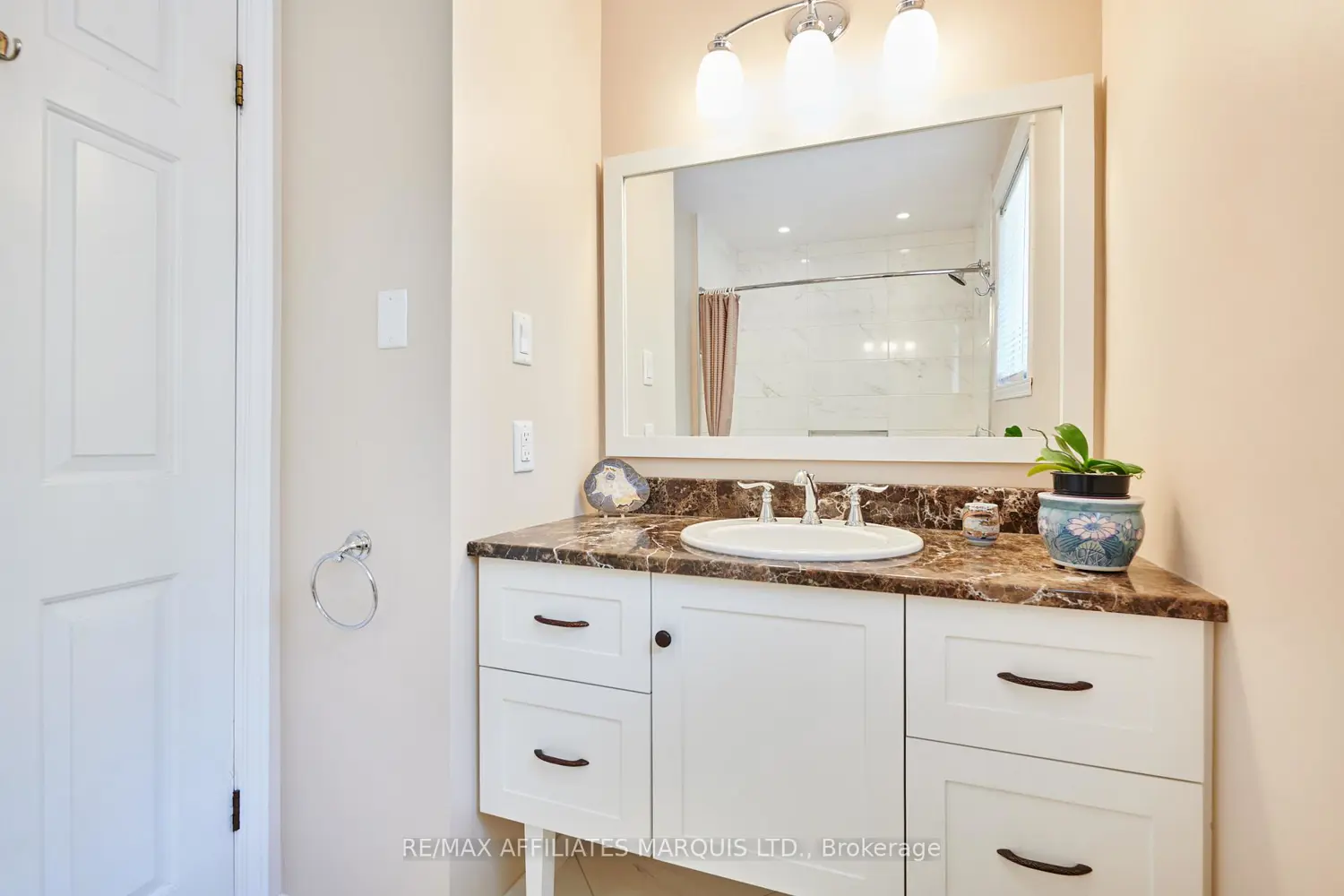 Additional image 8 of 1626 Grant Avenue