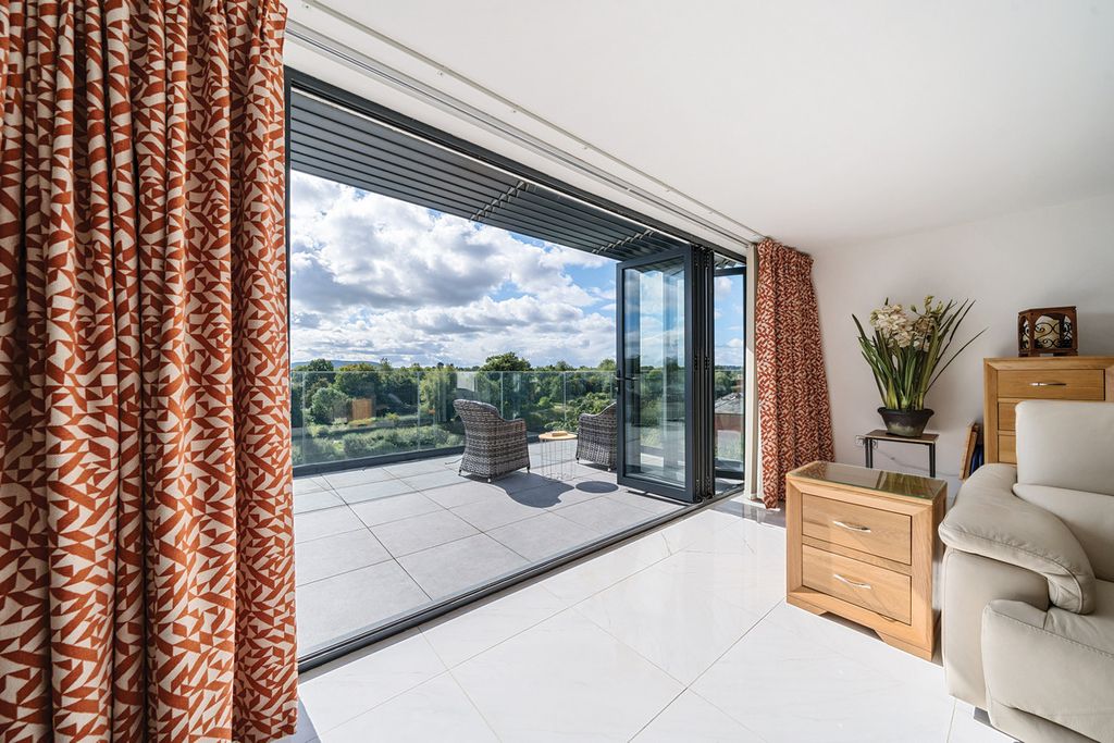 Additional image 12 of 3 bed flat for saleGreyfriars Avenue, Hereford HR4