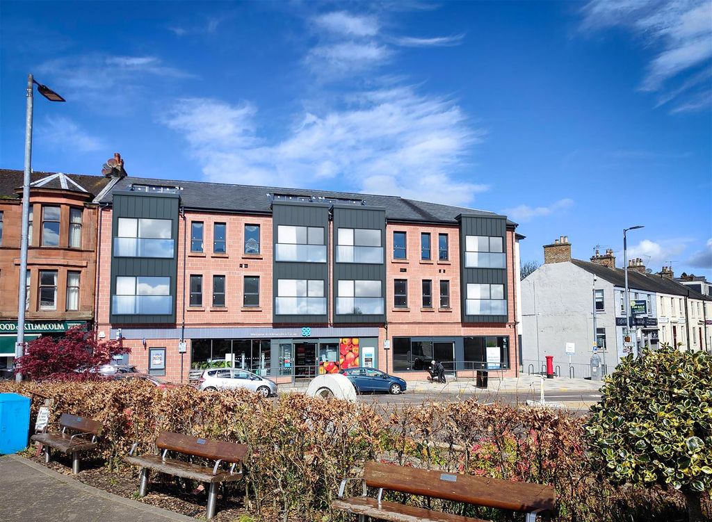 2 bed flat for saleFlat 5, Lochwinnoch Road, Kilmacolm PA13