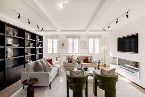 Chiltern Court, Baker Street, London NW1
