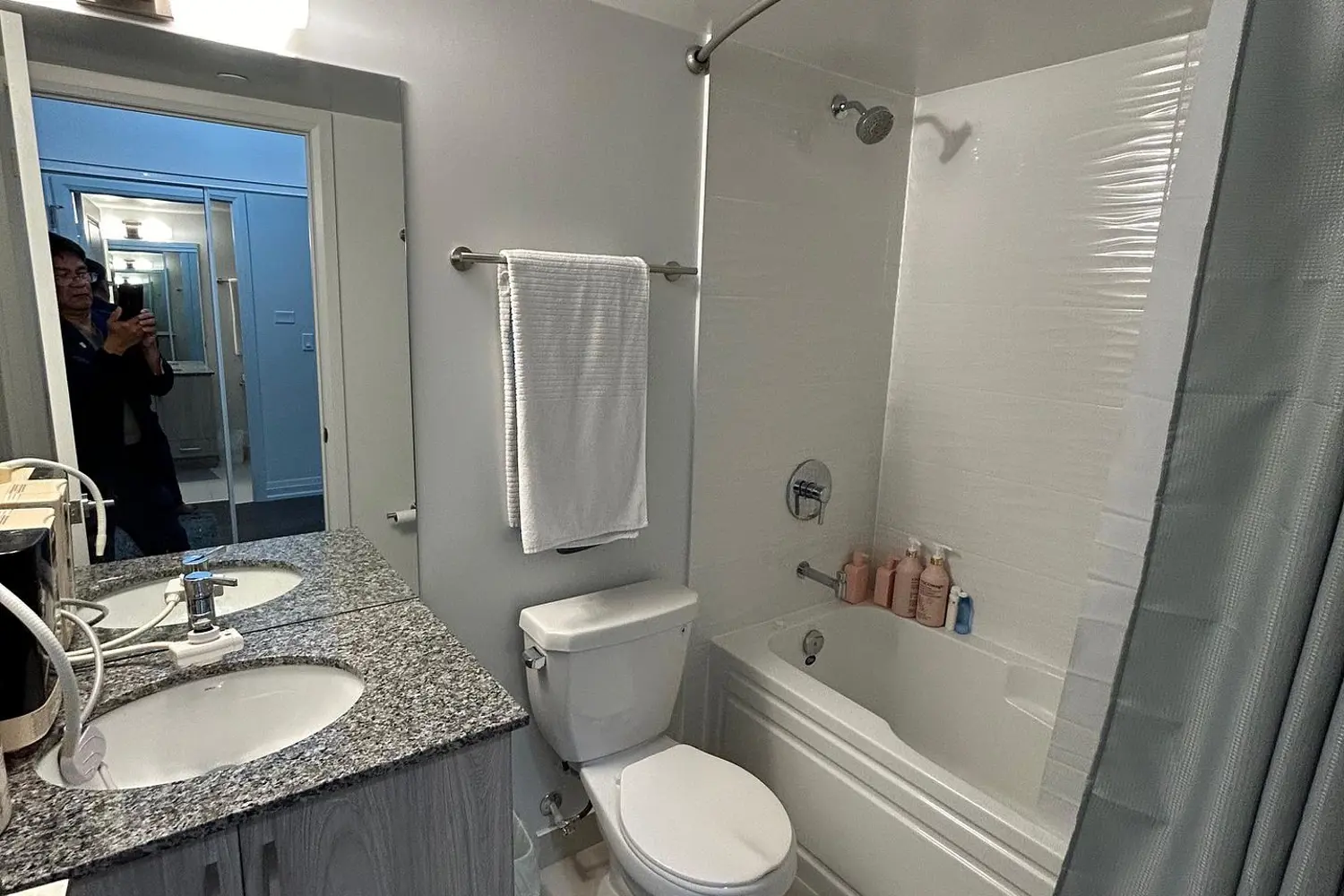 Additional image 20 of 20 Meadowglen Place 822