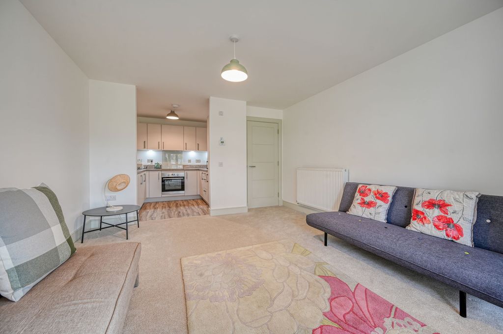 2 bed flat for saleDunain Square, Inverness IV3 photo 5