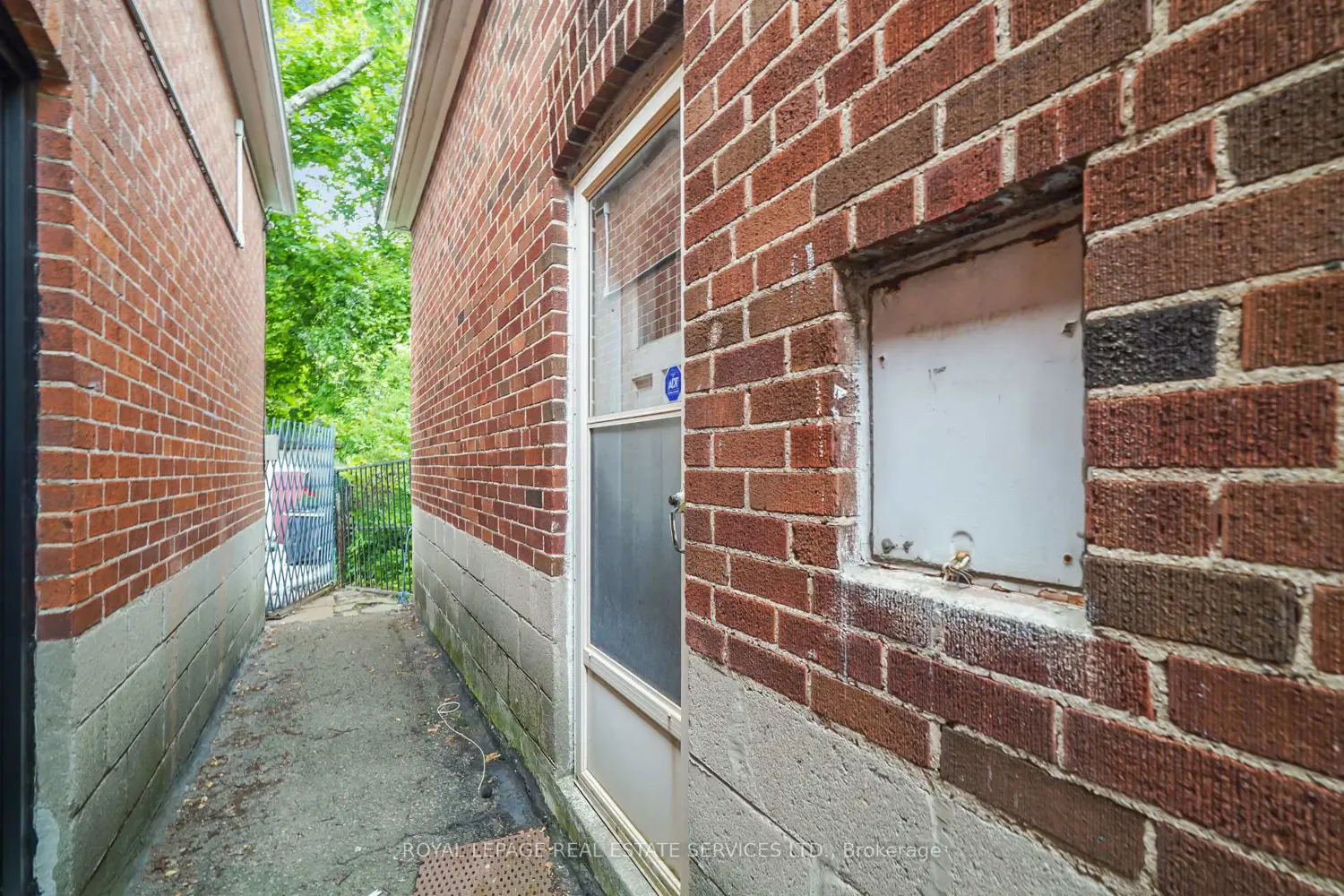 Additional image 18 of 326 Lawrence Avenue