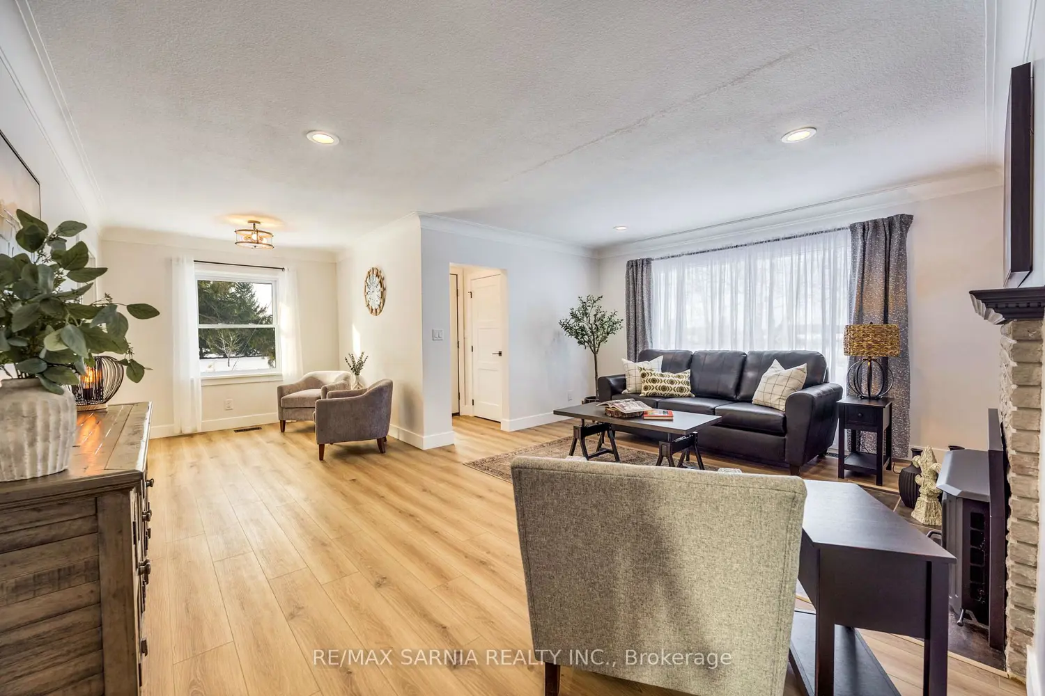 Additional image 11 of 4083 London Line