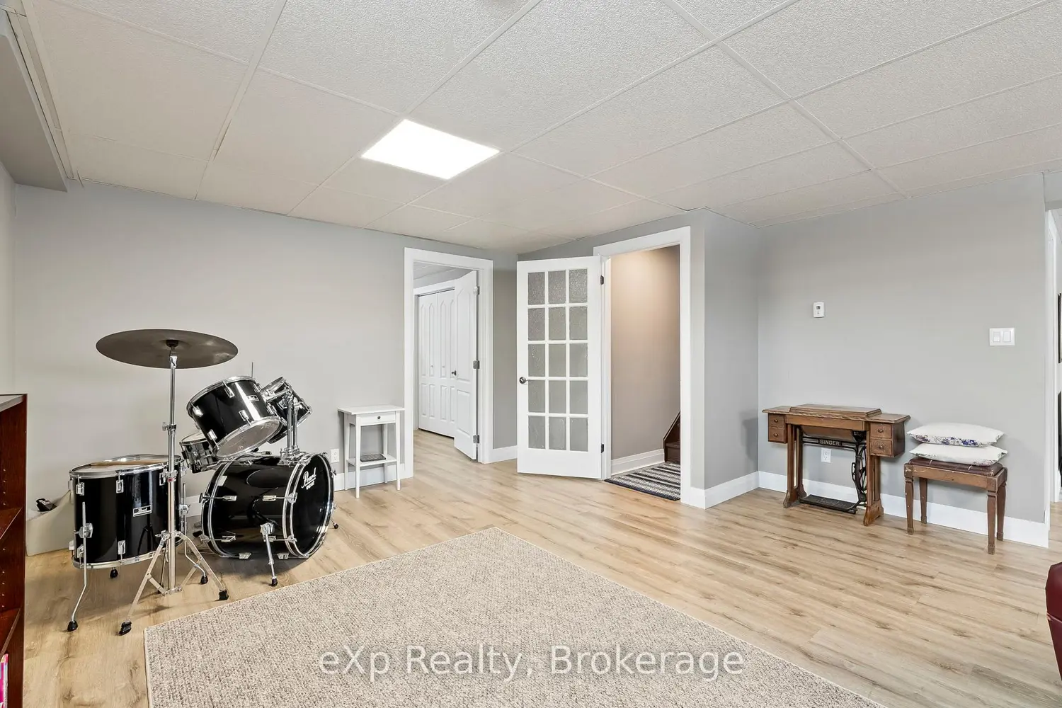 127 Dougs Crescent photo 5
