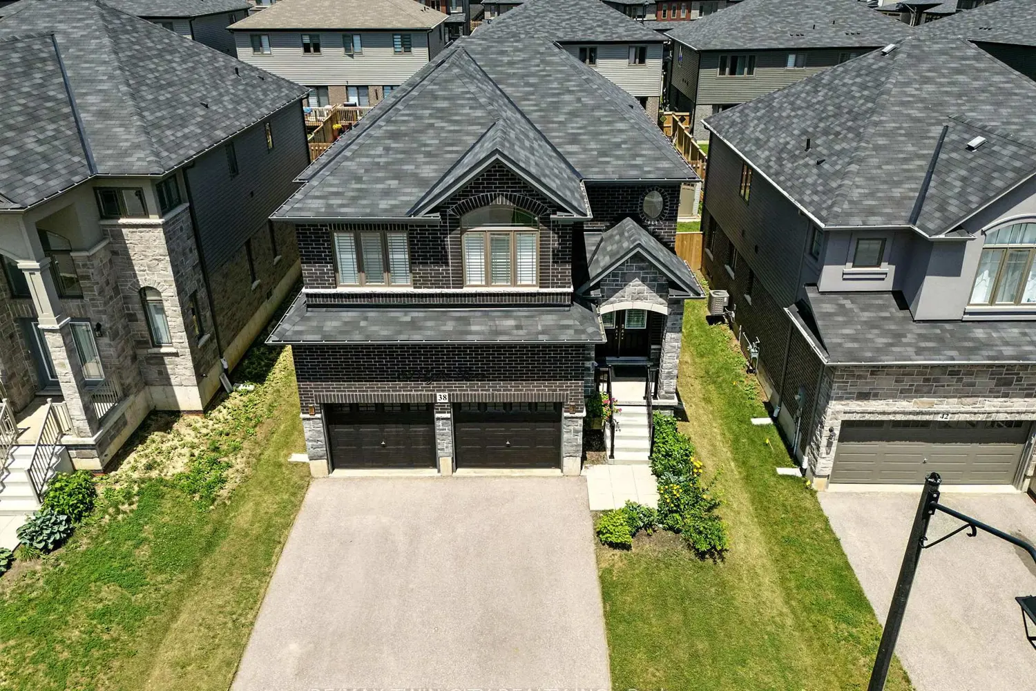 Additional image 18 of 38 Lydia Lane