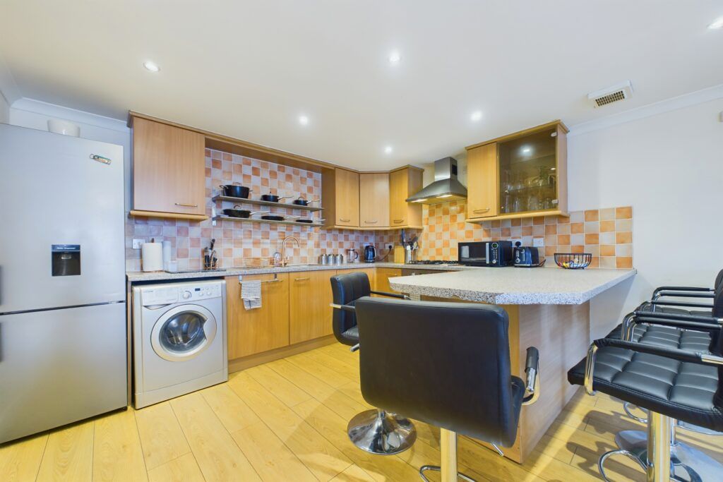 Additional image 7 of 3 bed flat for saleFlat A, 71 Victoria Road, Gourock PA19