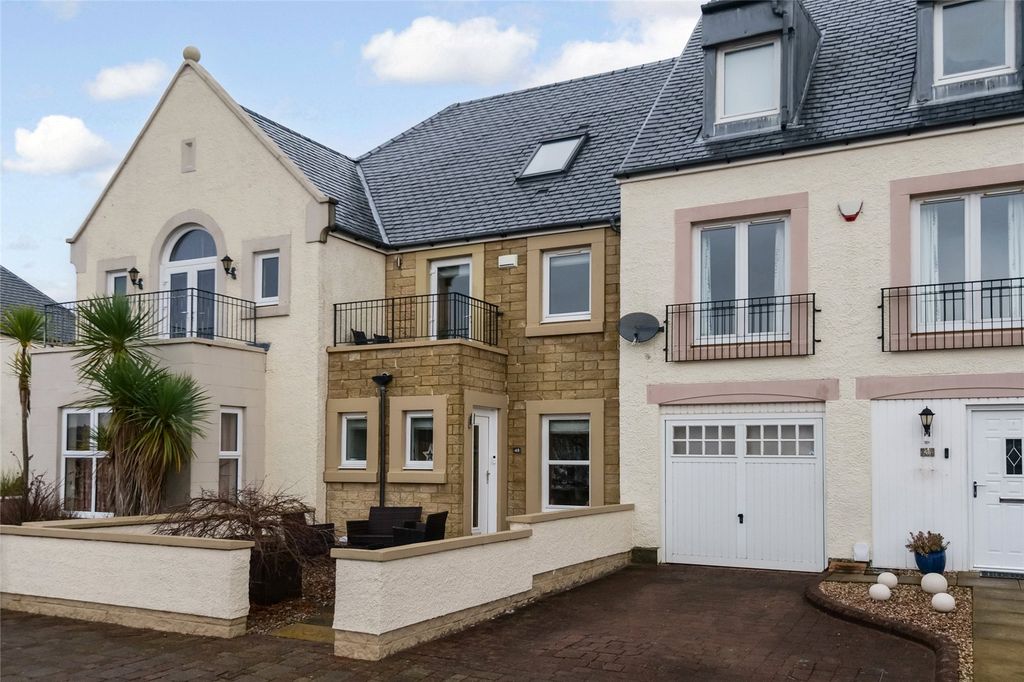 4 bed town house for saleHarbourside, Inverkip, Inverkip, Inverclyde PA16