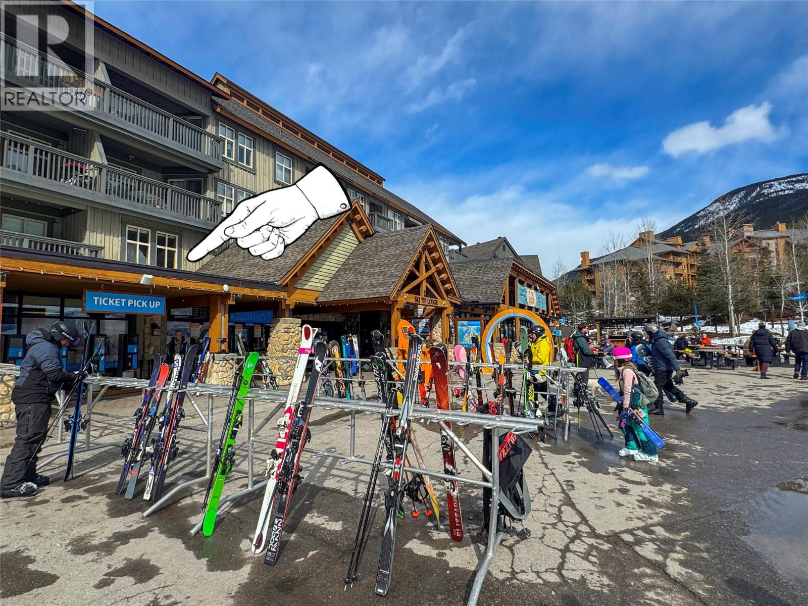 2050 SUMMIT Drive Unit# 205