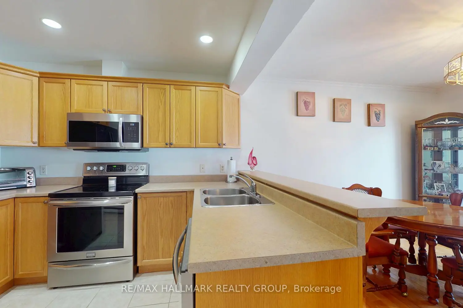 Additional image 6 of 237 Oak Street 1102