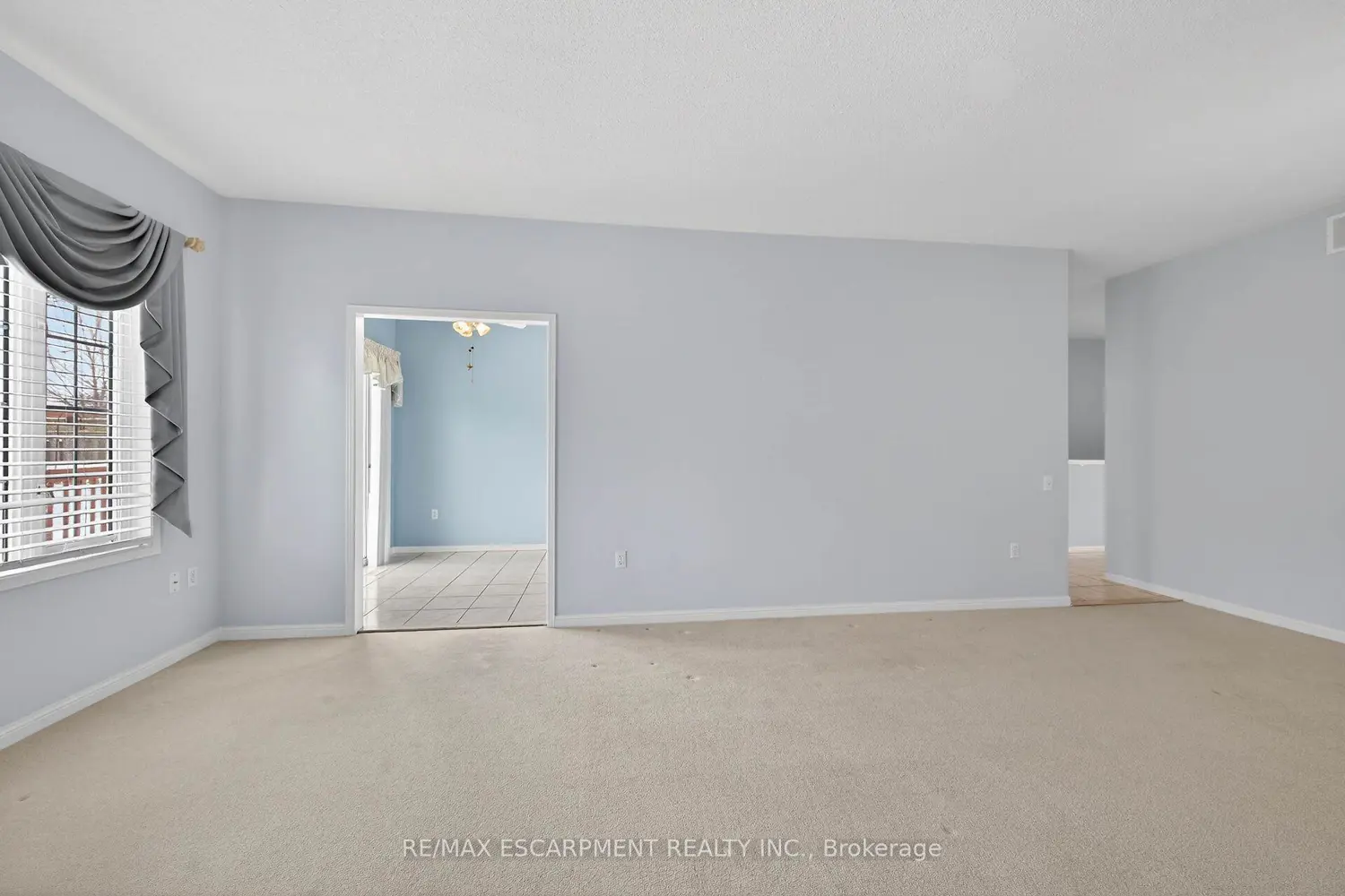 Additional image 6 of 156 Silverbirch Boulevard