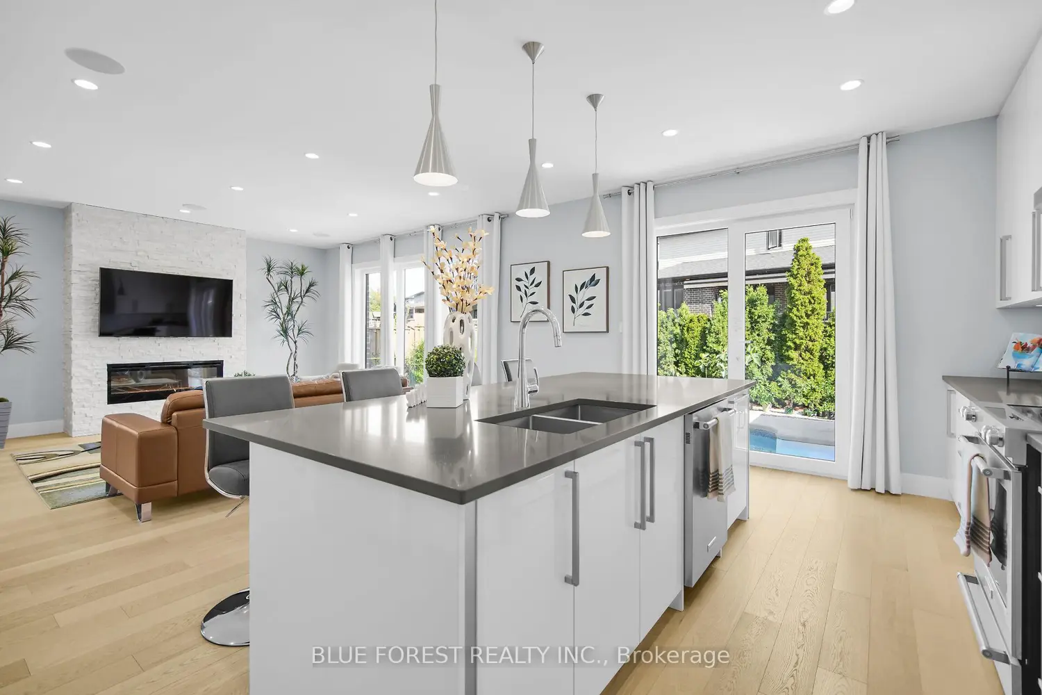 2190 Bakervilla Street photo 5