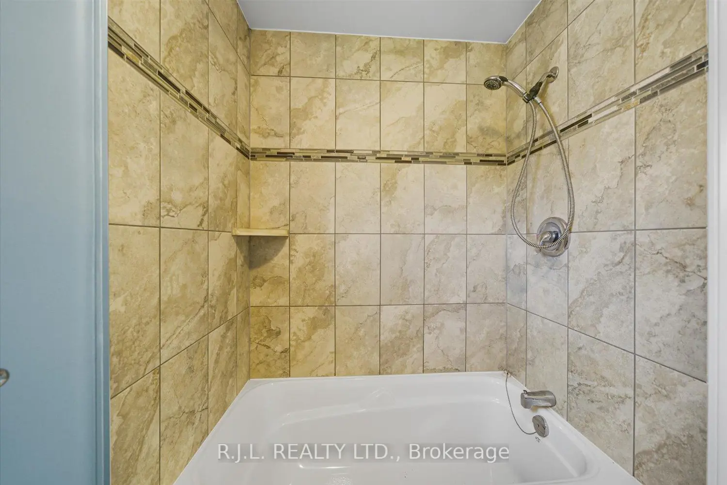 Additional image 9 of 178 Platten Boulevard