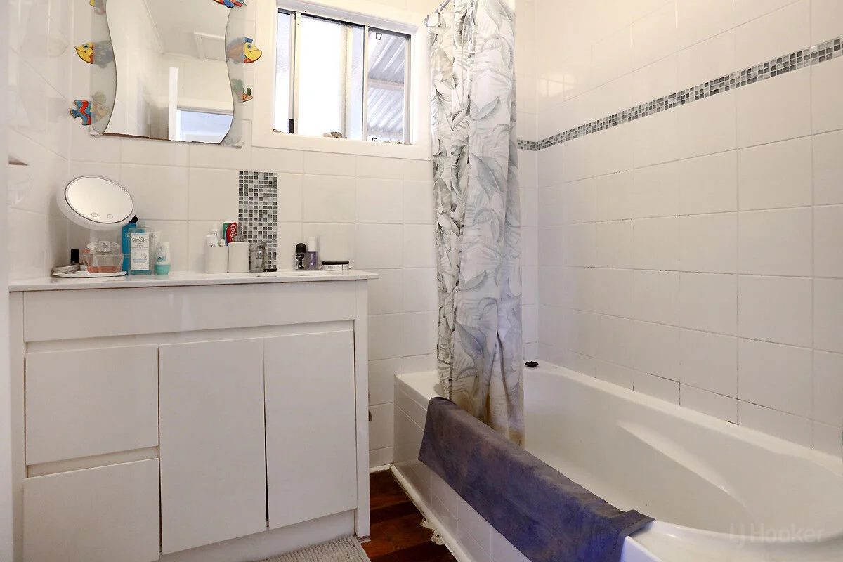 Additional image 34 of 159 The Esplanade, Coombabah QLD 4216