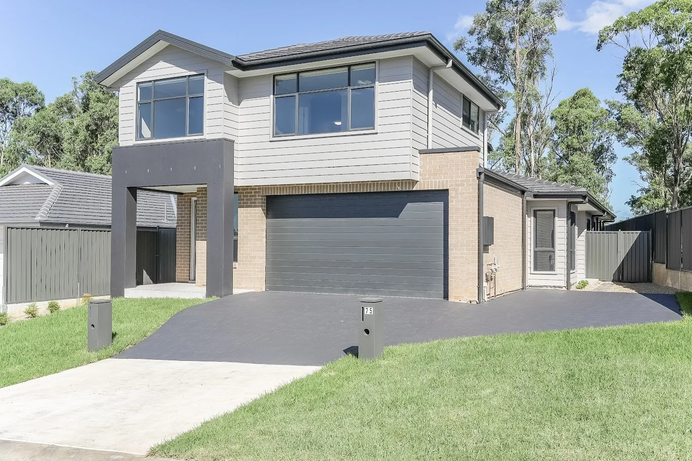 75 & 75A Burton Drive, Tahmoor NSW 2573