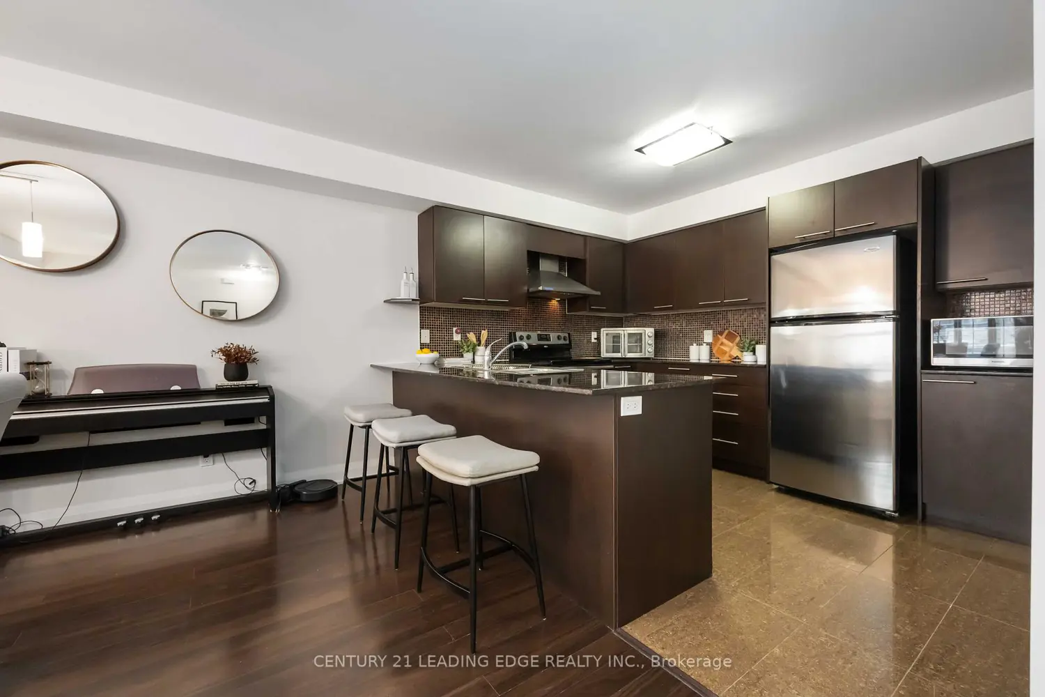 Additional image 17 of 326 John Street 285