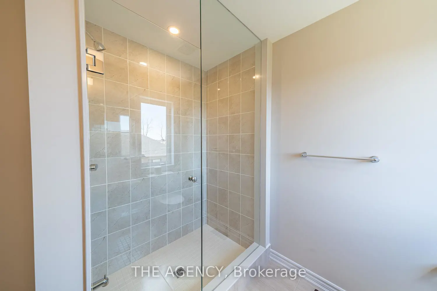 Additional image 13 of 56 Douet Lane