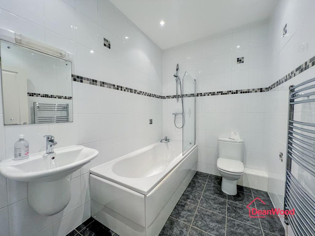 Additional image 14 of 2 bed flat for saleApt 5 Prospect Court, Woodbourne Road, Douglas, Isle Of Man IM1