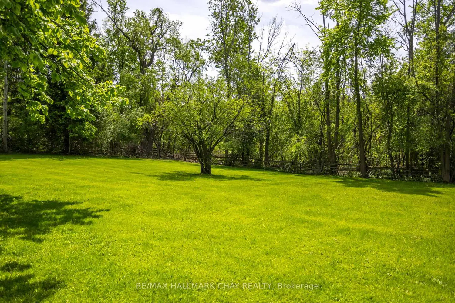 Additional image 19 of 1009 Fairbairn Street