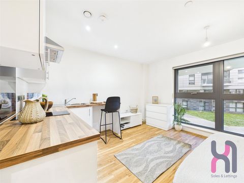 Manchester Waters, 1 Pomona Strand, Old Trafford, Manchester M16, Studio to rent