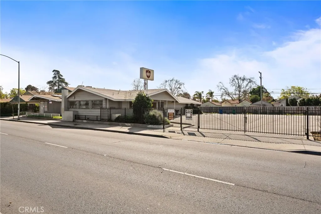 Additional image 4 of 422 E Shields Ave, Fresno, CA 93704