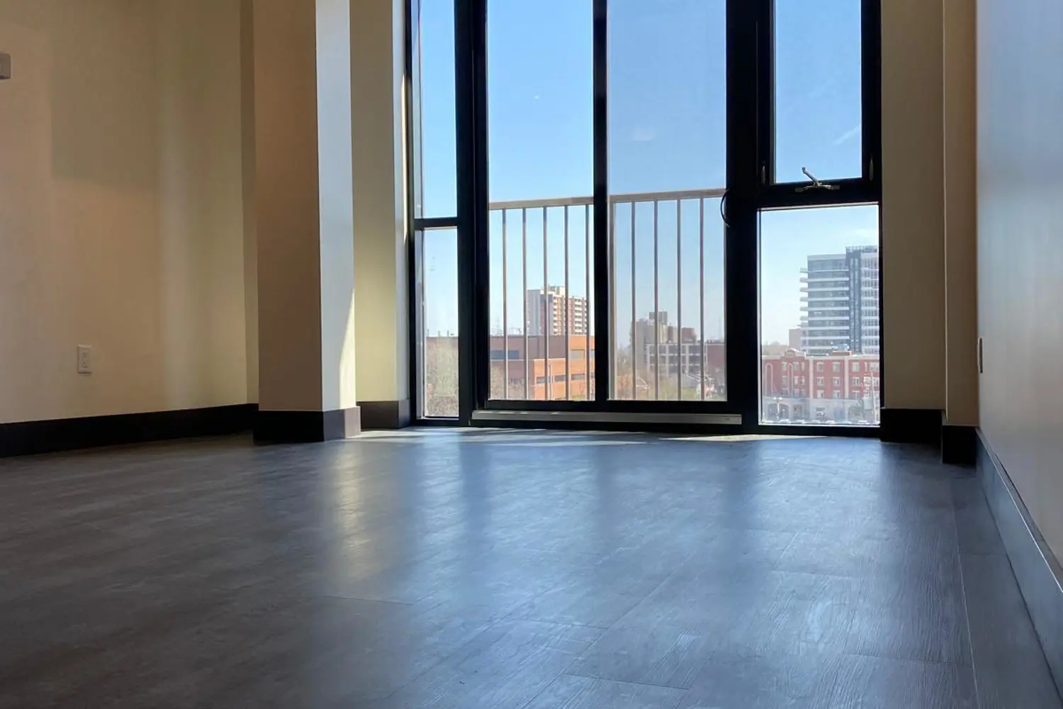 Additional image 3 of 121 King Street 408